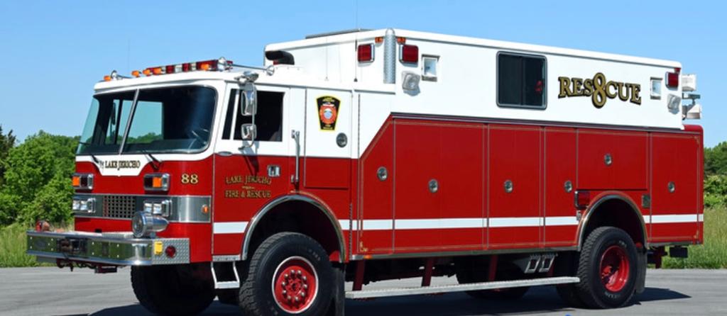 RESCUE 6688 - &ldquo;THE EIGHT BALL&rdquo;
​1990 PIERCE 4X4 HEAVY WET RESCUE/ COMMAND POST
​300 WATER / 300 PUMP